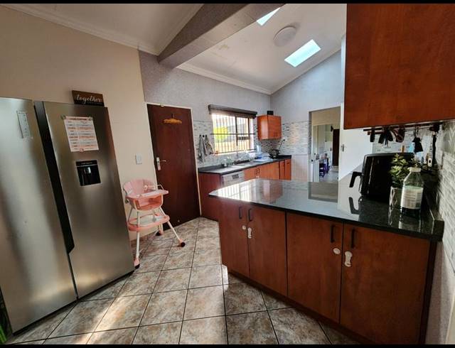 3 BEDROOM HOUSE FOR SALE IN ANNLIN